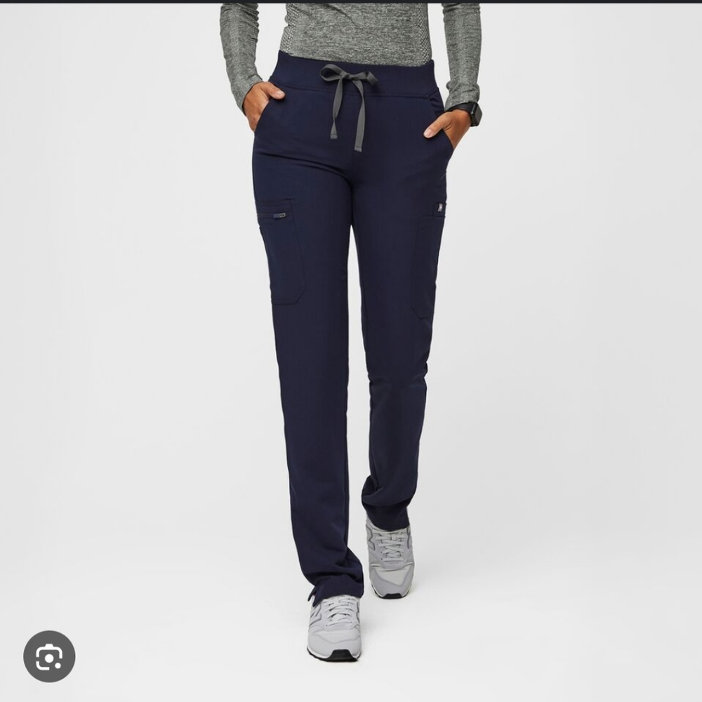 Figs yola 2.0 skinny scrub pants